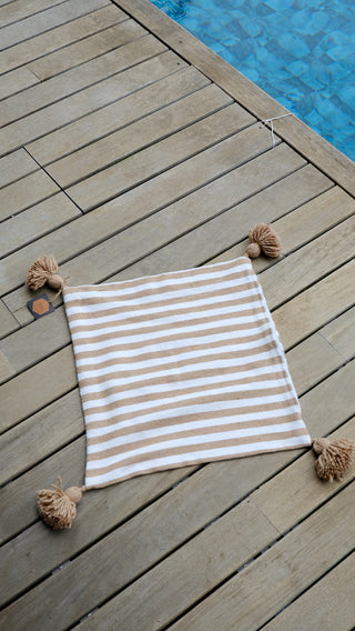 Coussin carré en coton – par Jolila