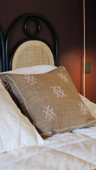 Housses de coussins en soie de cactus – Créations  by Jolila