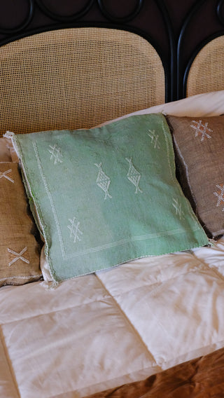Housses de coussins en soie de cactus – Créations  by Jolila