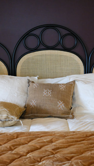 Housses de coussins en soie de cactus – Créations  by Jolila