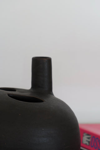 Vase carbon