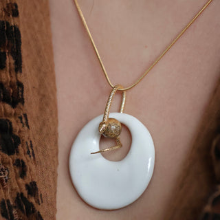 Collier serpentis calura