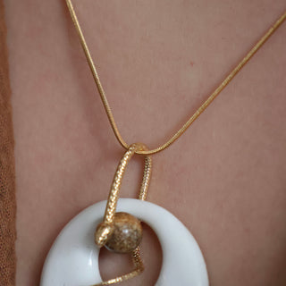 Collier serpentis calura
