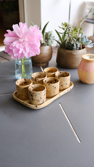 6 tasses à café + plateau – Création Jolila